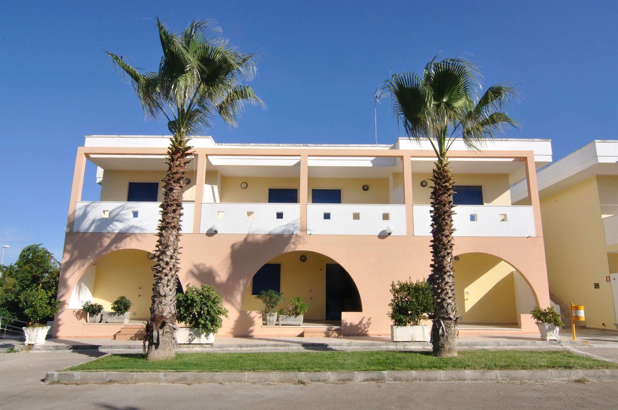 Residence Oasi Salento Torre dell'Orso Exterior photo